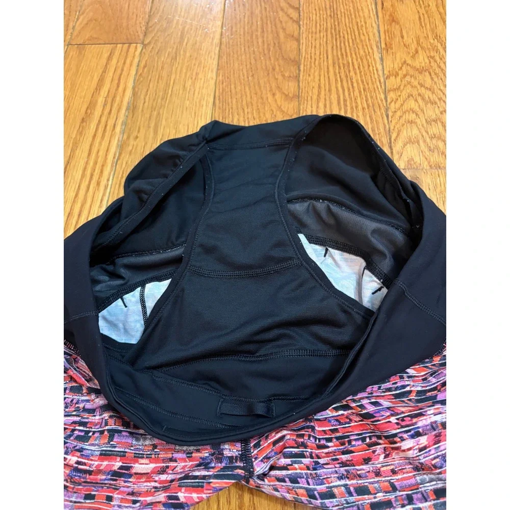 Lululemon Women's Running Shorts Sz 4 Multicolor Abstract Print‎ 2.5 inch inseam